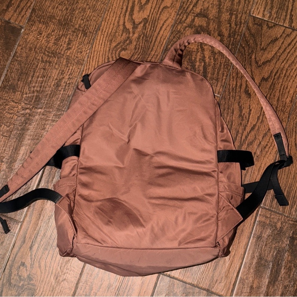 Lululemon New Crew Backpack 22L Rust Clay Brown Water Repellent Travel Bag - Picture 4 of 5